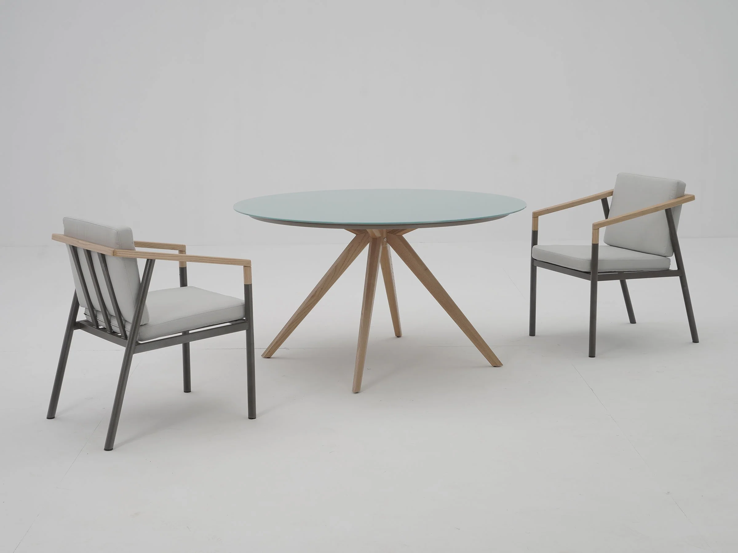 Tubi Round Table - Image 4