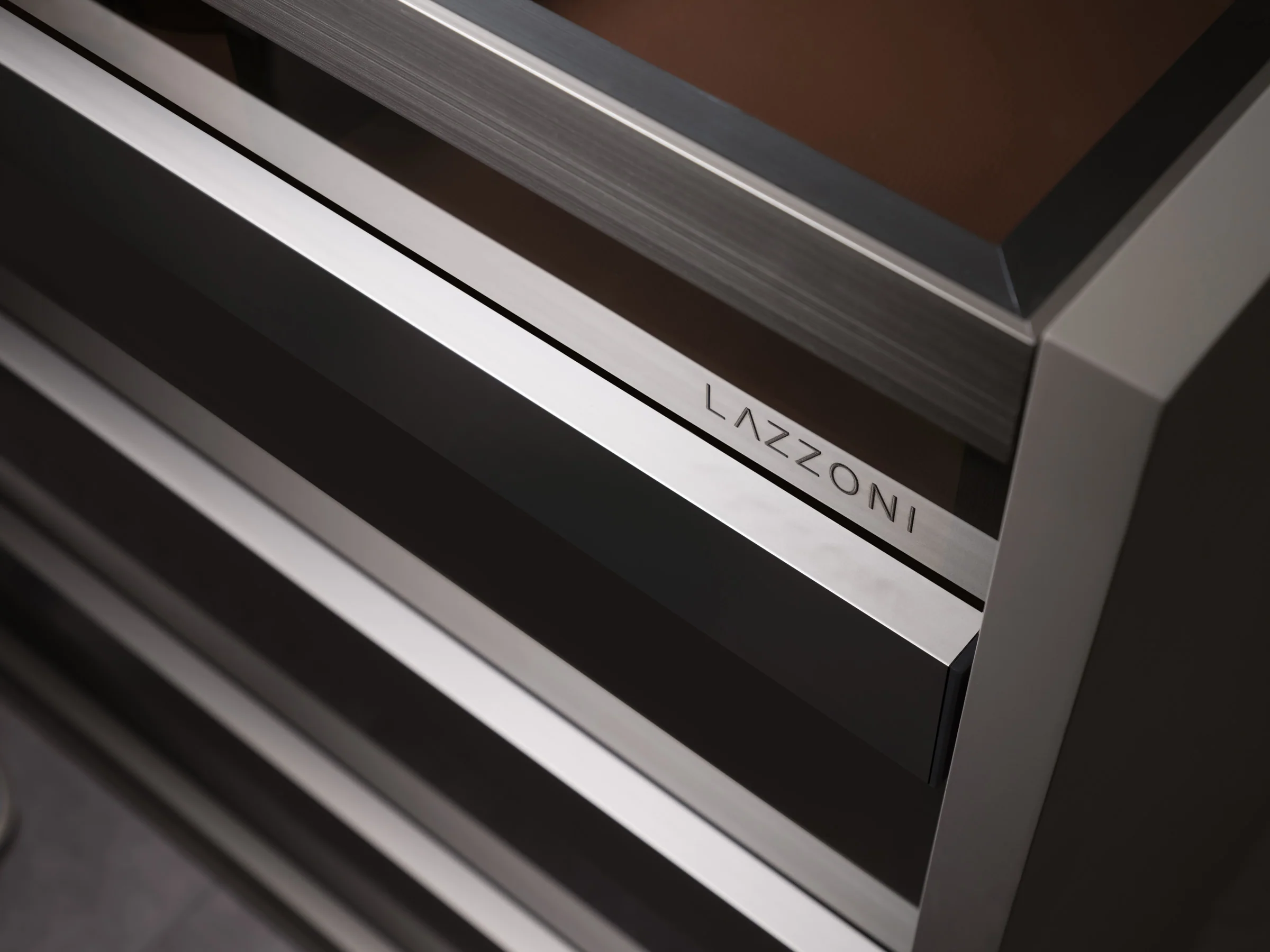 Vetrina Fluted Closet - Image 8