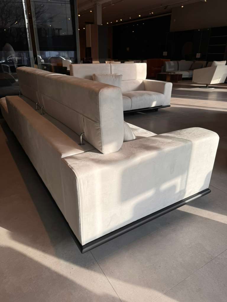 York Sectional Pull-Out Sofa - OUTLET - Image 3