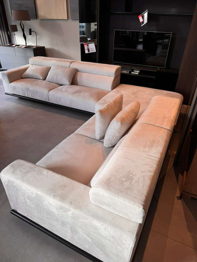 York Sectional Pull-Out Sofa - OUTLET - Image 8